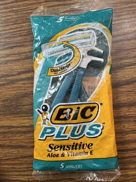 Bic 070330706521 Shavers Razors - Plus Sensitive Aloe And Vitamin E Pack Of 5