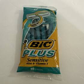 Bic 070330706538 Vintage 1999 Plus Sensitive Aloe And Vitamin E Shavers Pack Of 10
