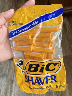 Bic 070330810471 Vintage Shaver For Sensitive Skin Disposable Razors Rack Pack Sealed Bag