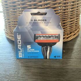 Blade 050428277737 For Men 5 Razor Cartridges With Trimmer 4