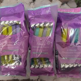 30530 Blade Studio Selection Womens Disposable Razors Silky Touch 2 30 Total