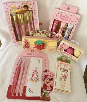 Ss45747 Celavi Strawberry Shortcake 6 Piece Beauty Gift Set Bundle New