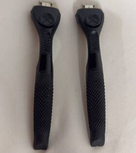 1mkn Dollar Shave Club Black Razor Handle Replacement Blade Handles 2 Pack Club-open