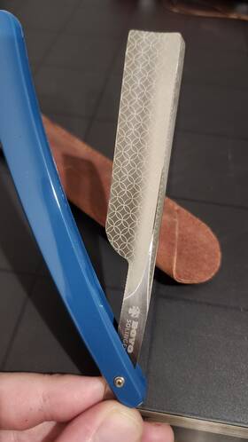 125803416 Dovo Runde Sache Straight Razor Folding 4 Inch Carbon Steel Blade Synthetic Handle