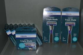 Equaline 041163501454 Lot Of Easy Fit Triple Blade Razors And Refills Cartridges