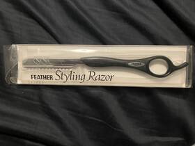 Gr100-b Feather Brand Styling Razor