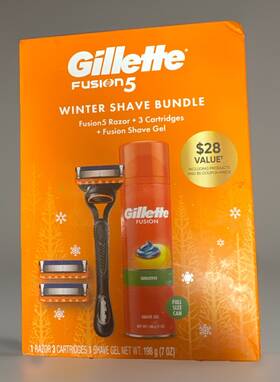 Gillette 047400558816 Fusion 5 Gift Set - 1 Razor 3 Cartridges Refills And Shave Gel New