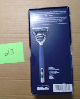 Gillette 047400670532 King C 5 Blade Shaving And Edging Razor Handle With 2 Cartridges G23