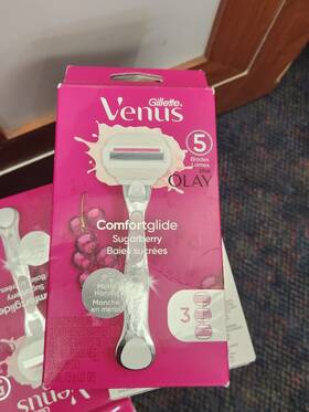 Gillette 047400671805 Venus Comfortglide Sugarberry - 5 Blades / 2 Cartriges 22 Count