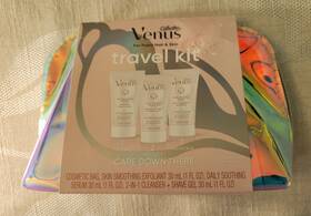 Gillette 047400678224 Venus For Pubic Hair And Skin Travel Kit Bag Included