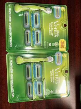 Gillette 047400684249 Lot Of 2 Venus Extra Smooth 5 Blades - Razor With Four Cartridges