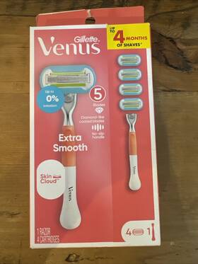 Gillette 047400690820 Venus Extra Smooth Womens Skin Cloud Handle 4 Razor Blade Refills New