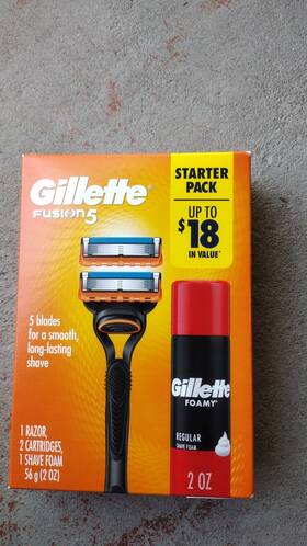 Gillette 047400691711 Fusion 5 Razor 1 Handle 2 Cartridges And Can Of Shaving Foam