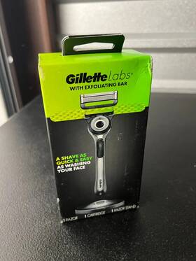 349807c9-f69 Gillette Labs Razor With Exfoliating Bar 1 Cartridge Stand