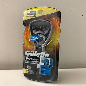 Gillette 474006500428 2 Chill Fusion Proshield Razors With Cartridges And Extra