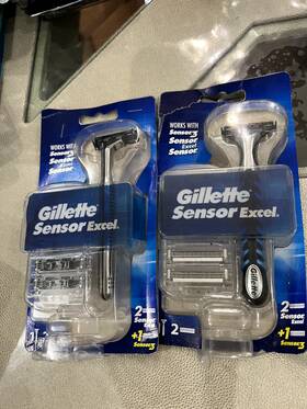 Gillette 702018842384 Sensor Excel Razor With 3 Blades And 1 Blade See Description
