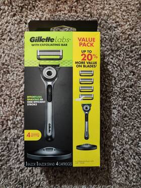 89698966 Gillette Labs Value Pack Razor - Handle 4 Blade Refills Brand New