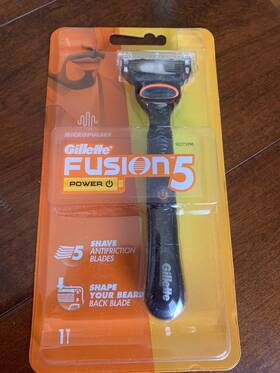 Gillette 902430861557 Fusion Power Razor Handle With 1 Cartridge Battery Operated