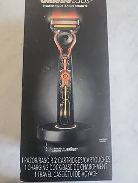 Gillette 902430903387 Labs Heated Shaving Razor For Men Starter Shave Kit