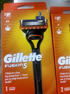 91257243 Gillette New Fusion 5 Mens Razor 1 Handle Blade Refills