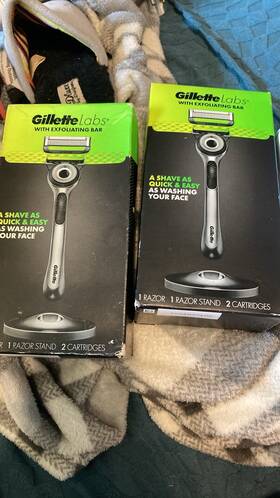 91965501 Gillette Labs Mens Shaver With Exfoliating Bar 1 Razor Stand 2 Cartridges New