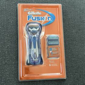 Gillette 933869 Fusion Shaver Razor Handle With 6 Of The 5 Blade Refill Cartridges 2005