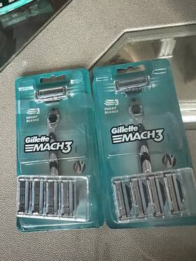 Gillette 987176077776 Mach 3 Razor 2 Count With 1 Blades 8 Loose See Description