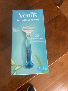 Sensitive-2x Gillette New Venus Smooth Smoothness - Touch Of Aloe Extracts