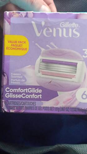 21123914 Gillette Venus Comfortglide Freesia Razor Refills 6 Pack Stainless Steel Blades
