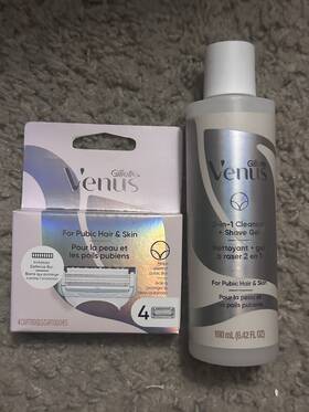 4740067226 Gillette Venus Pubic Hair And Skin Razor Refills 4 Pack 2-1 Cleanser/shave Gel