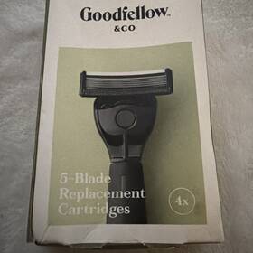 Goodfellow& Co. 024500304956 And 5 Blade Replacement Catridges X4