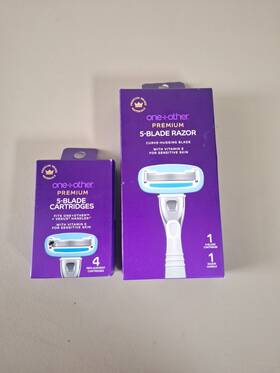 One Other 050428406106 1 Premium 5-blade Cartidges 4 Ct Each Plus New Razor