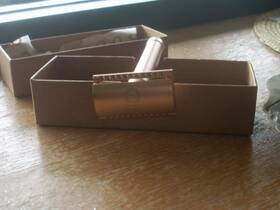 Oway 029352365546 O Way Linea Razor Double Edge Nib Satin Gold Stainless Steel And Aluminium
