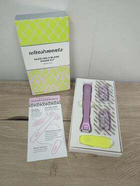 Refreshments 810061491125 Dazzling Precision 5-blade Razor Kit With 2 Cartridges Neon Fizz Nib