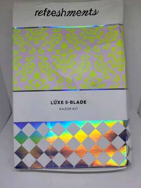 Refreshments 850011993927 Luxe 5-blade Razor Kit Damaged Box