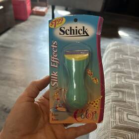 Schick 012547002188 Silk Effect Colors Safety Grips For Added Control Vintage Rare
