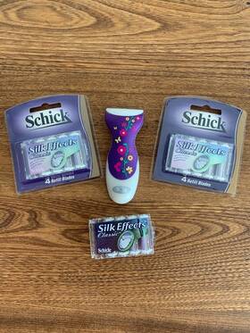 Schick 841058011071 Silk Effects Class Razor And Twelve New Refill Blades Cartridges - 2005