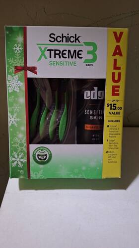 Schick 841058021407 Gift Set Xtreme 3 Sensitive