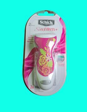 Schick 891228480011 2x Silk Effects Plus Razor Handle With 2 Refill Cartridges Pack Of