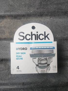 93039586 Schick Hydro Dry Skin - 5 Blades 4 Cartridges