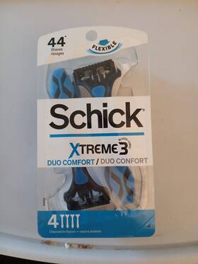 93039599 Schick Xtreme 3 Duo Comfort 4 Disposable Razors