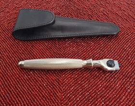 The Art Of Shaving 670535728504 Fusion Chrome Engraved Replacement Razor Handle With Soft Case