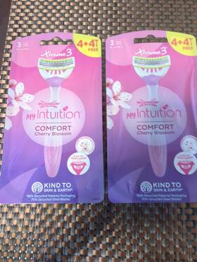 Wilkinson 027800318704 Extreme 3 2 Pack Total Of 8 Disposable Razor Free Shipping