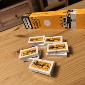 1022279 Wilkinson 008/1338 London Bridge - 50 Razor Blades. Made In England Vintage