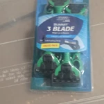 Studio Selection Summit 3 Blade Razors For Men 10+ Pack Lubricating Strip. Fixed Price $8.99.