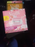 Gillette Venus Comfortglide White Tea Scented Refill Cartridges 6CT 3-BLADE. Fixed Price $15.00.