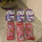 3 Women Schick Hydro Disposables Jetables Razors & Packsilky Touch. Fixed Price $39.99.