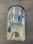 Gillette Venus Proskin Moisture Rich One Razor, Two Cartridges, Shower Hook New. Fixed Price $11.00.