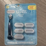 New Gillette Venus Smooth Doux Women's Razor + 5 Cartridges 3 Blades. Fixed Price $14.99.