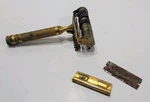 Vintage Shaving Safety Razor Canadian & Mfg Co Limited Montreal Canada. Fixed Price $18.90.